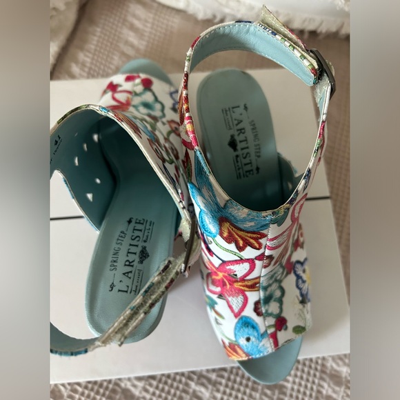 HP!! 🎈🎈New L'artiste Spring Step floral slingback open toe booties heels - Picture 5 of 8